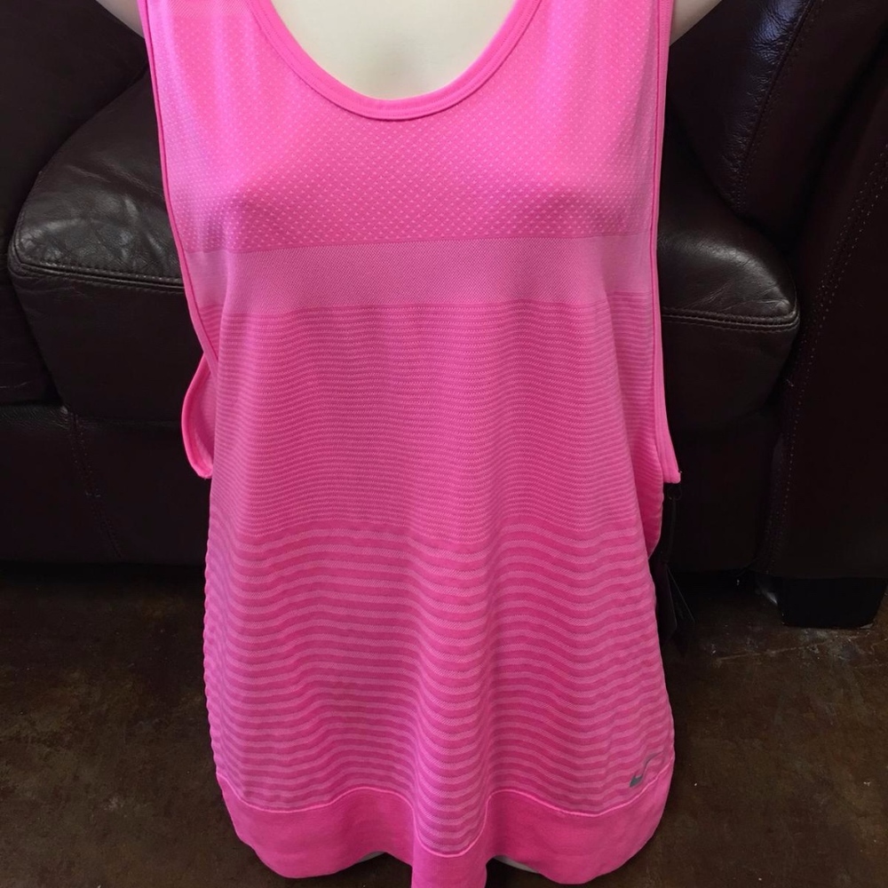 NWT NIKE WOMENS DRIFIT TANK TOP